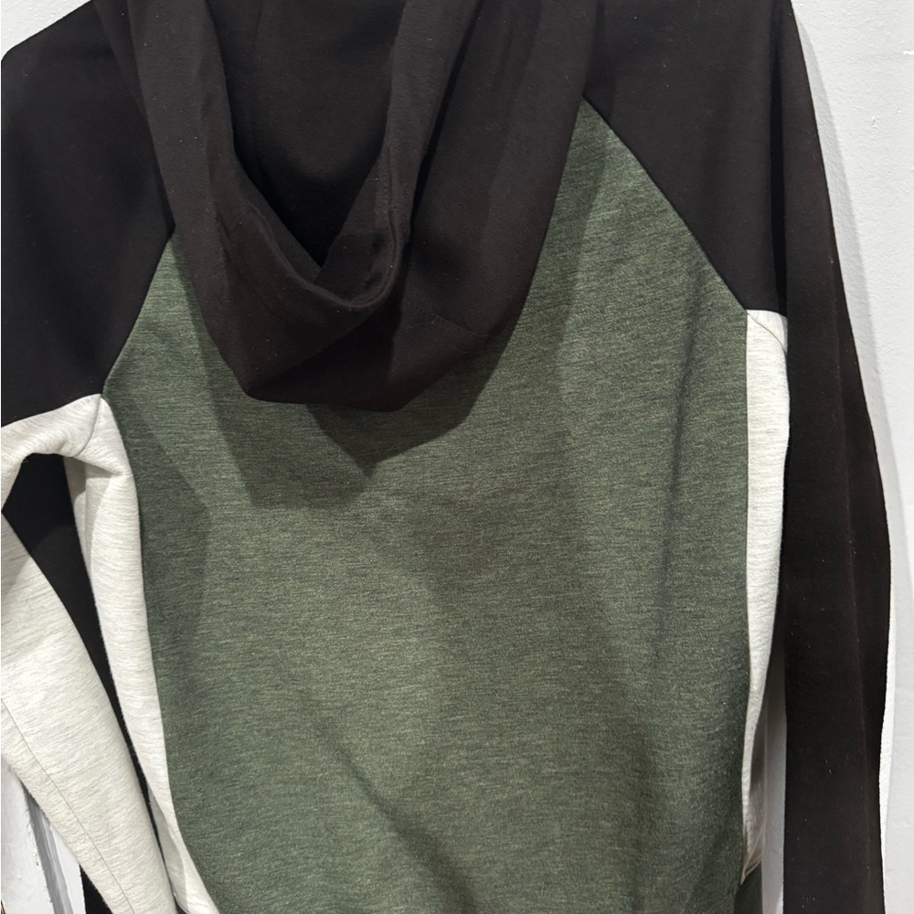 Aeropostale Green and Black Hoodie - Picture 4 of 5